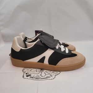 Weekend Academy Foldover Sneakers Womens 6 Black White Gum WMBMWA26AC001-1125